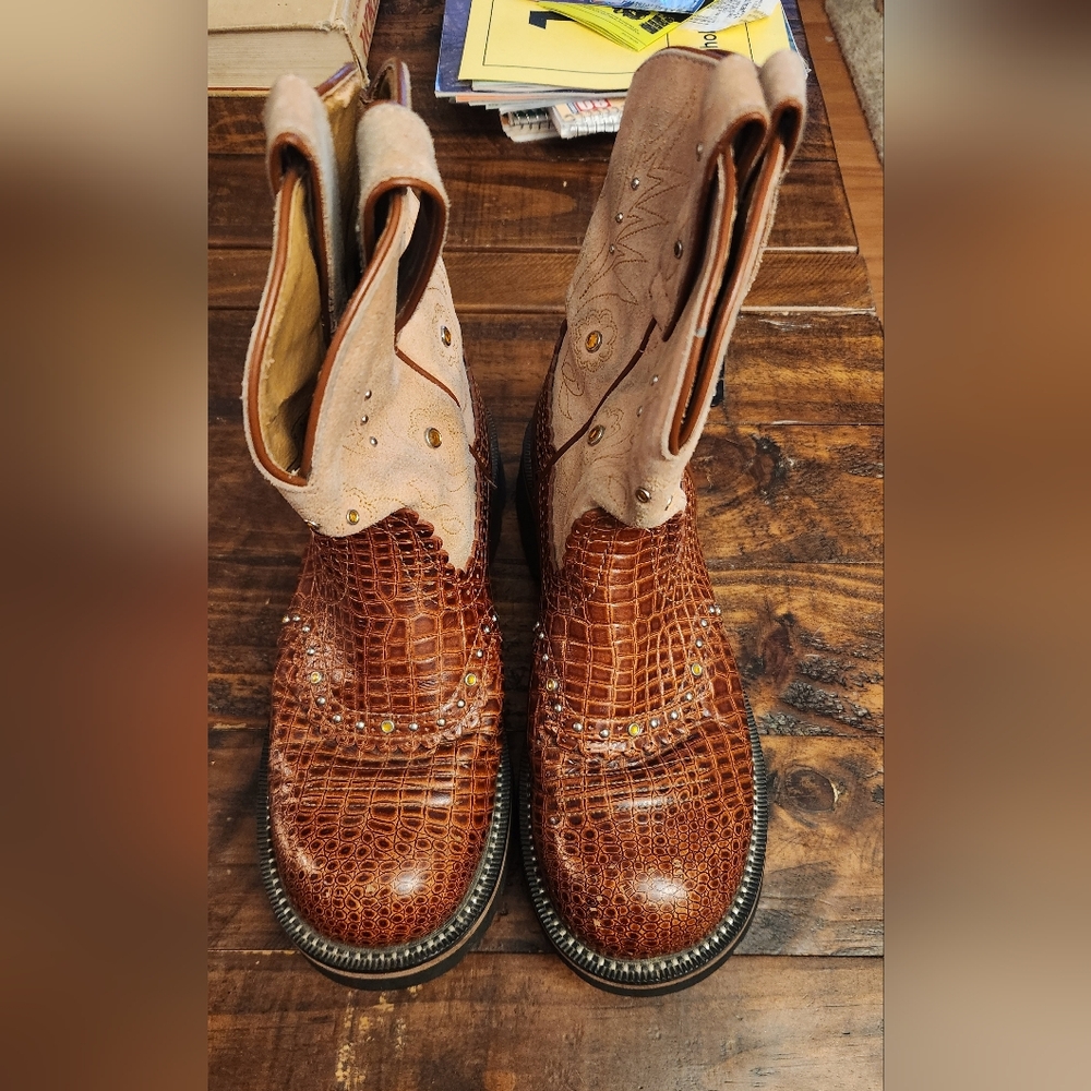 Men's Brown Crocodile Pattern Boots